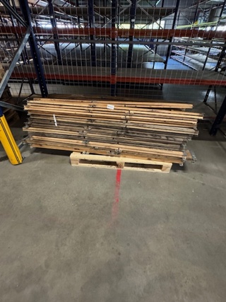 Ca. 33x Pallet opzetrand