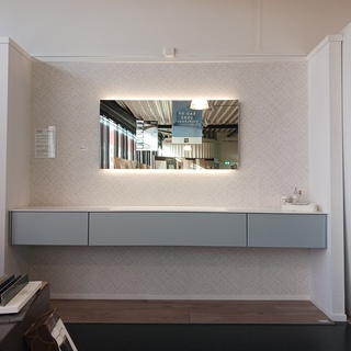 Showroom badkamermeubel Aqua Lounge, Loor