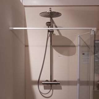 Showroom inloopdouche met douchecombinatie Novellini, H style
