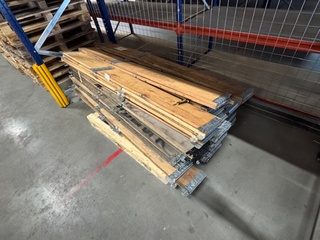 Ca. 33x Pallet opzetrand