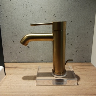 Wastafel mengkraan Grohe, Essence, goud look