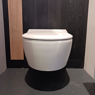 Showroom toilet opstelling Villeroy en Boch