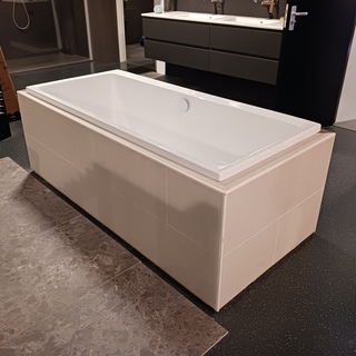 Ligbad met ombouw Villeroy en Boch, G1093849