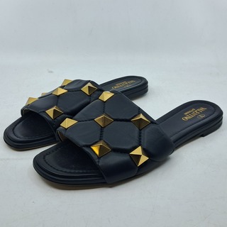 Paar slippers maat 38, Valentino