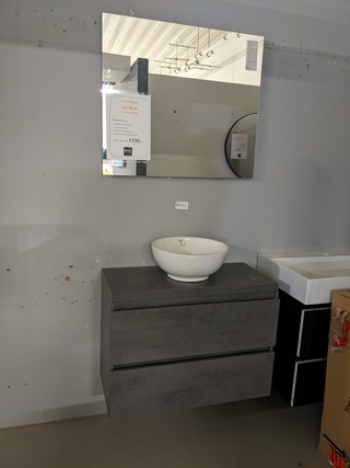 Showroom badkameropstelling Pelipal, donkergrijs