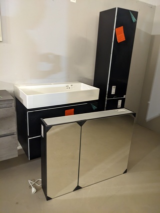 Showroom badkameropstelling zwart