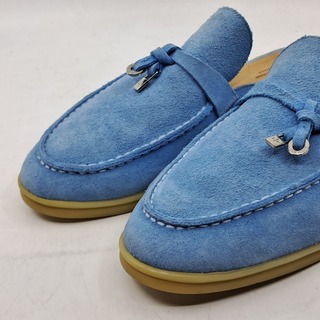 Paar slippers, maat 40, Loro Piana