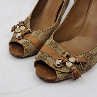 Paar pumps, maat 39,5, Gucci