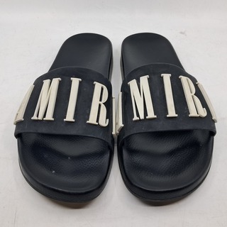 Paar slippers, maat 42, Amiri