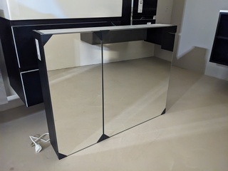 Showroom badkameropstelling zwart