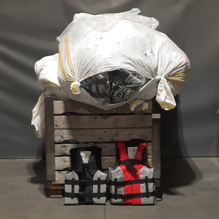 Ca. 30x Reddingvest, Mesica