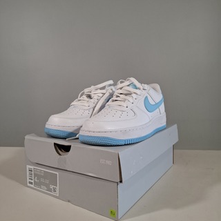 Paar sneakers, maat 36, Nike, Air Force 1 FV5948-107