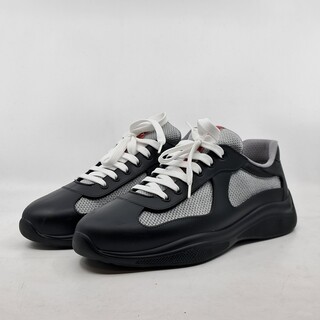 Paar sneakers, maat 44, Prada