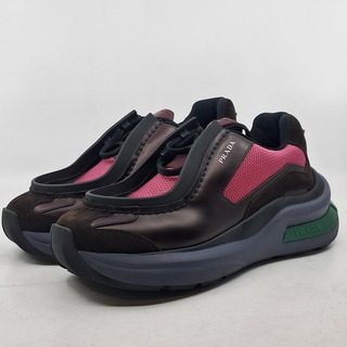 Paar sneakers, maat 6,5, Prada