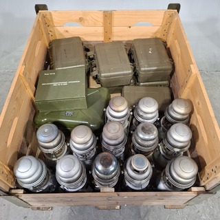 Ca. 13x Petroleum druklamp en 7x transportkoffer,  O.a Hipolito