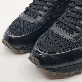 Paar schoenen, maat 8,5, Louis Vuitton