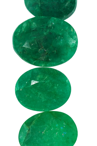 4x Natuurlijke emerald – 21.70ct ( totaal ), Groen