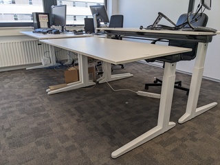 2x Bureau   Ahrend
