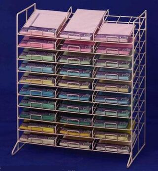 Ca. 191x Display rack, vlinder en zon – metalen hangers, vlinder en zo