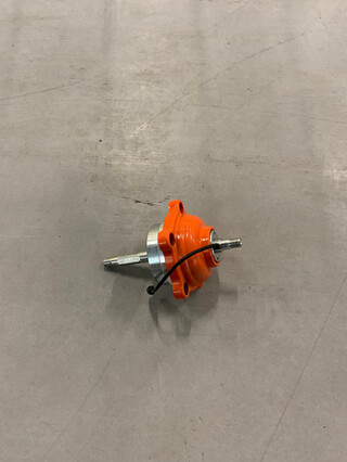 ca.242x Naafdynamo (voorwiel) in 22x doos, Oranje + metaal