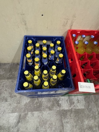 7x krat Frisdrank en wijn, deels aangebroken