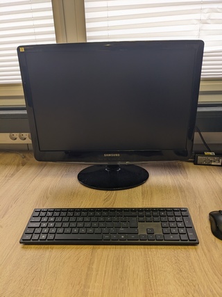 5x Monitor, 4x Acer En 1x Samsung