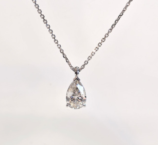 14k witgouden hanger met 1,00 ct peervormige diamant ( IGI Gecertifice