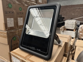 2x Led flood light flu 150w 5700k ip66 Ellipz lighting