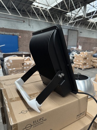 2x Led flood light flu 150w 5700k ip66 Ellipz lighting
