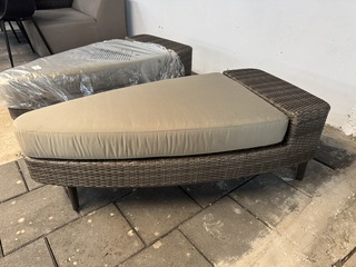 2x Hocker Artie