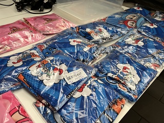 Ca. 16x Labubu broeken en T-shirts