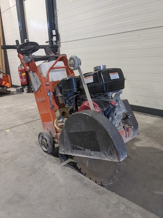 Asfalt-betonzaag 450mm benzine Husqvarna, FS400, bouwjaar 2015