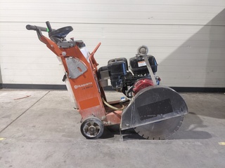 Asfalt-betonzaag 450mm benzine Husqvarna, FS400, bouwjaar 2015