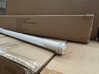 Ca. 72x Led T8 tube 600 mm TL2F 9W 5000K, Ellipz Lighting
