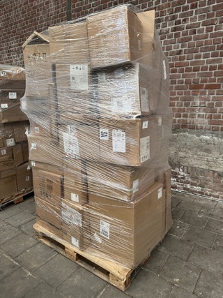 Mix pallet met 47 stuks design verlichting Paco Home