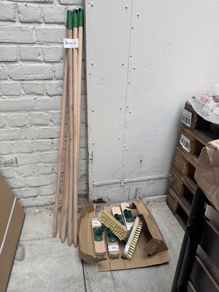 5x Schrobbezem met steel