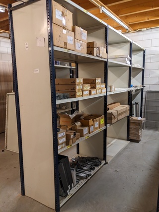 Assortiment meubelbevestigingsmateriaal o.a. Hettich, in 6,0 meter ste