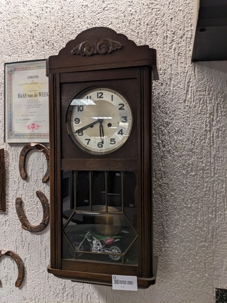 2x Nostalgische klok