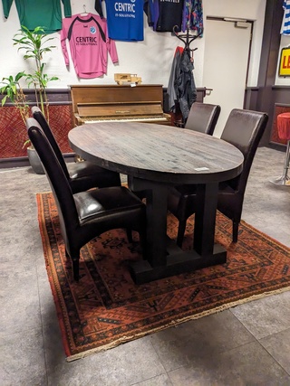 Eetkamertafel met 4x stoel
