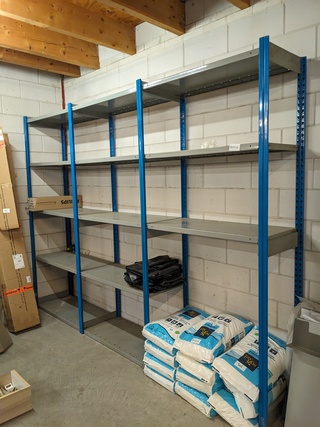 Metalen stelling