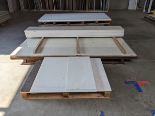 Ca. 28x Corian plaatmateriaal, licht doorlatend
