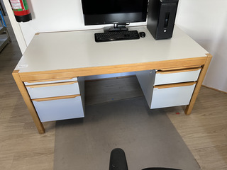 3x bureautafel met bureaustoel