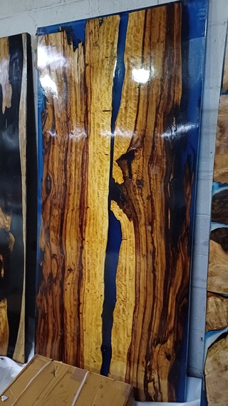 Epoxy suar/walnut wood tafel binnen/buiten incl. x poten(2), SanderZ,