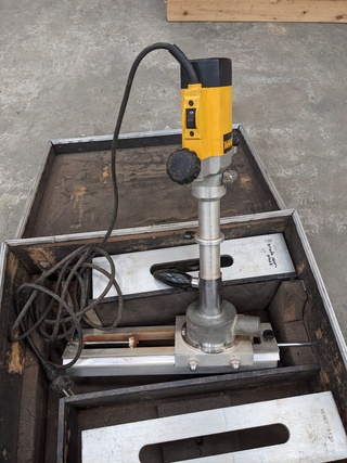 Slotgat freesmachine DeWalt, DW615