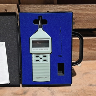 (NS materiaal) Geluidsniveaumeter, PeakTech, 2730
