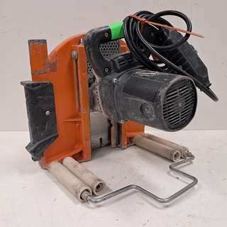 Muurzaagmachine 300mm 230V Carat, W3011, bouwjaar 2012