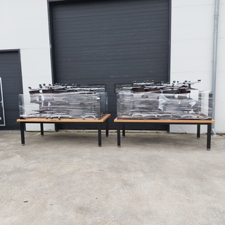 4x Werktafel met 36x bureaustoel