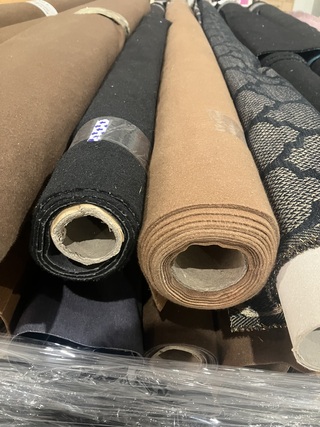 Ca. 150x Rollen stof