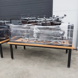 4x Werktafel met 36x bureaustoel