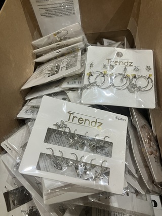 3x Dozen sieraden